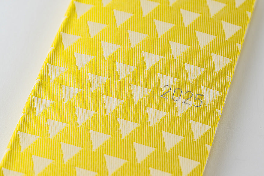 Hobonichi Techo 2025 yuge fabric farm: Fish Scale Crest Weeks Hardcover Book / Weekly Horizontal / January start / Monday start - English Edition