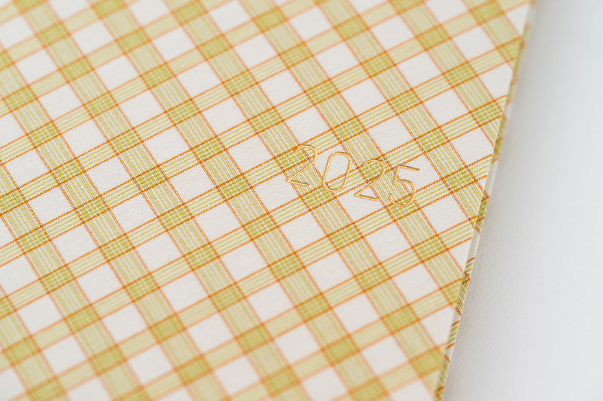 Hobonichi Techo 2025 Shirt Fabric: Harvest Plaid Weeks Hardcover Book / Weekly Horizontal / January start / Monday start - English Edition