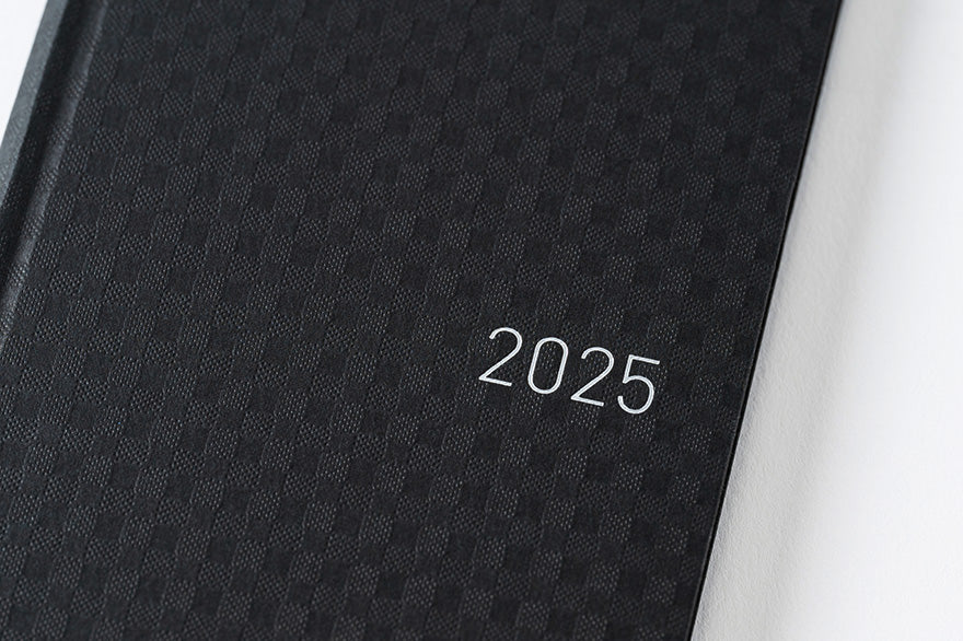 Hobonichi Techo 2025 Paper Series: Black Gingham Weeks Hardcover Book / Weekly Horizontal / January start / Monday start - English Edition