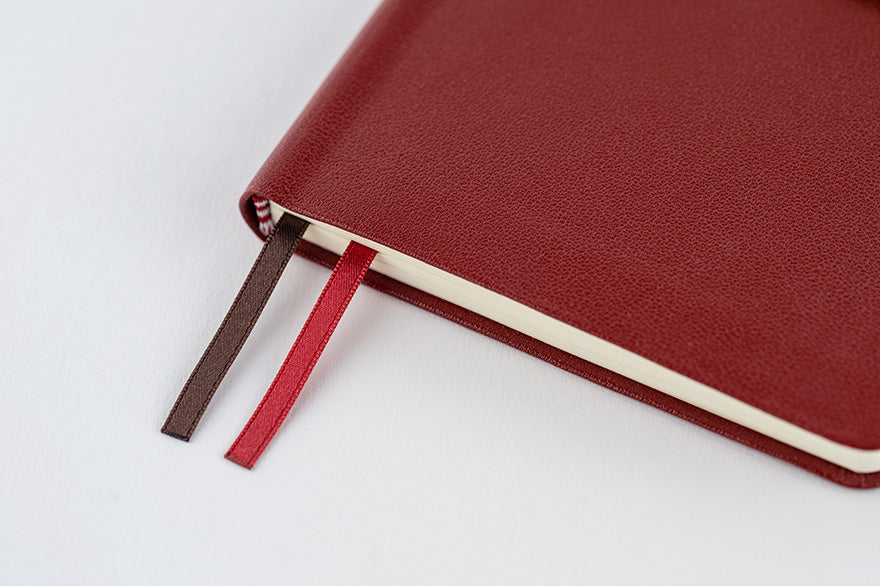 Hobonichi Techo 2025 Leather: Pomegranate Weeks Hardcover Book / Weekly Horizontal / January start / Monday start - English Edition