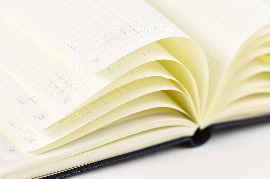 Weeks MEGA, Hobonichi Techo 2026 Bow & Tie: Galloping Horses Weeks Mega Hardcover Book / Weekly Horizontal / Jan start / Mon start - English Edition