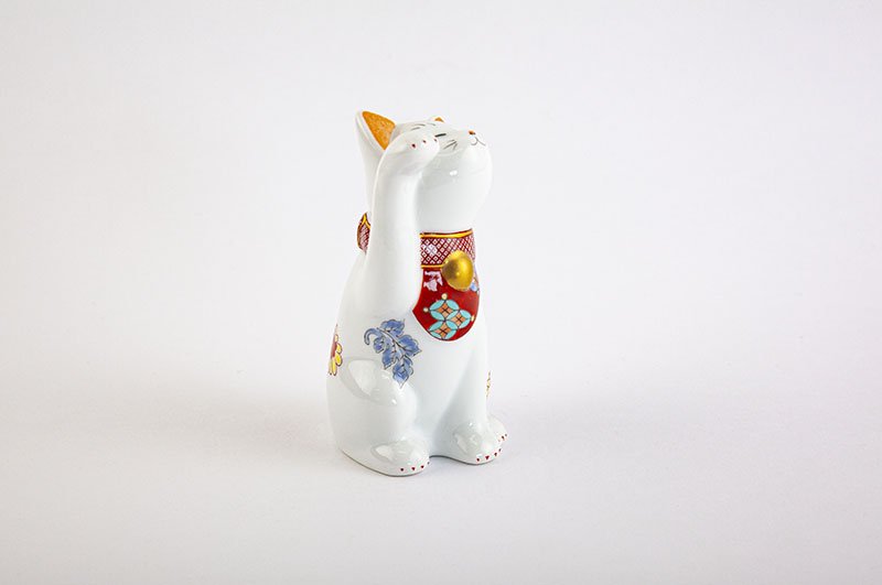 Arita Yaki(ware) Japanese Lucky Cat Figure - Chrysanthemum