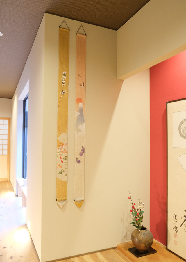 Hand-dyed Linen Japanese Narrow Tapestry - Hatsu-yume (The first dream of the year) -, Kyoto Noren, Japanese wall hanging scroll
