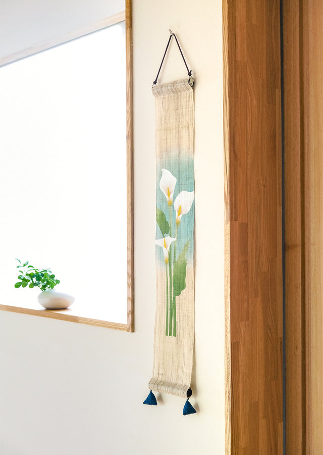 Hand-dyed Linen Japanese Small Tapestry - Calla Lily -, Kyoto Noren, Japanese wall hanging scroll