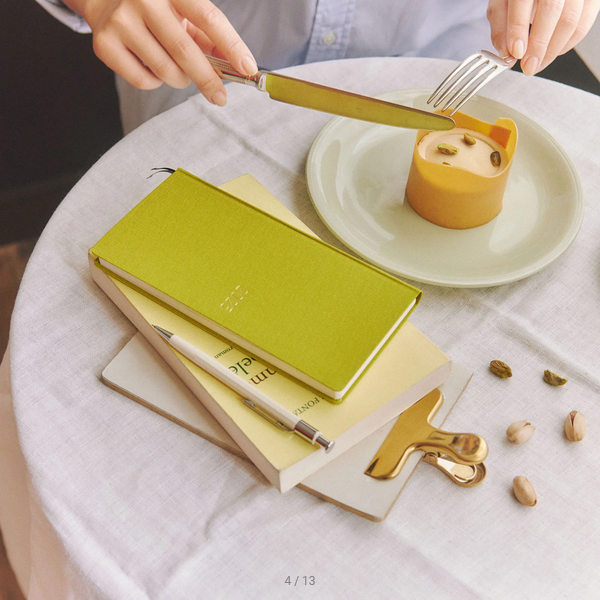 Hobonichi Weeks MEGA, Hobonichi Techo 2025 Colors: Pistachio Weeks Mega Hardcover Book / Weekly Horizontal / January start / Monday start - English Edition