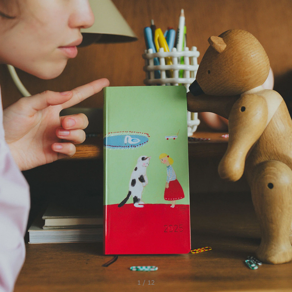 Hobonichi Techo 2025 Keiko Shibata: Thanks for your hard work, Aoki-san Weeks Hardcover Book / Weekly Horizontal / January start / Monday start - English Edition