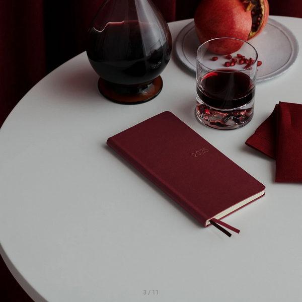 Hobonichi Techo 2025 Leather: Pomegranate Weeks Hardcover Book / Weekly Horizontal / January start / Monday start - English Edition