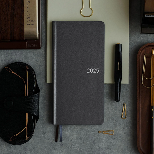 Hobonichi Techo 2025 Leather: Steel Gray Weeks Hardcover Book / Weekly Horizontal / January start / Monday start - English Edition