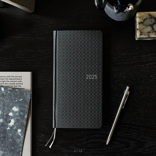 Hobonichi Techo 2025 Paper Series: Black Gingham Weeks Hardcover Book / Weekly Horizontal / January start / Monday start - English Edition