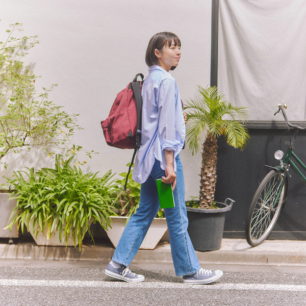 Hobonichi Weeks MEGA, Hobonichi Techo 2025 Sneaker: Leaf Green Weeks Mega Softcover Book / Weekly Horizontal / January start / Monday start - English Edition