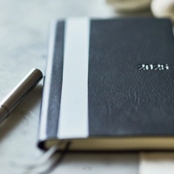 Sale! Hobonichi Techo 2025 White Line: Black Weeks Softcover Book / Weekly Horizontal / January start / Monday start - English Edition