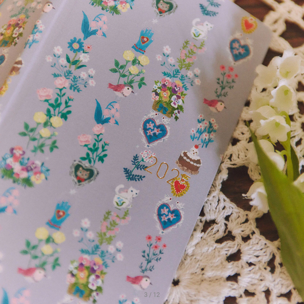 Sale! Hobonichi Techo 2025 Yumi Kitagishi: Beautiful Wallpaper Weeks Hardcover Book / Weekly Horizontal / January start / Monday start - English Edition