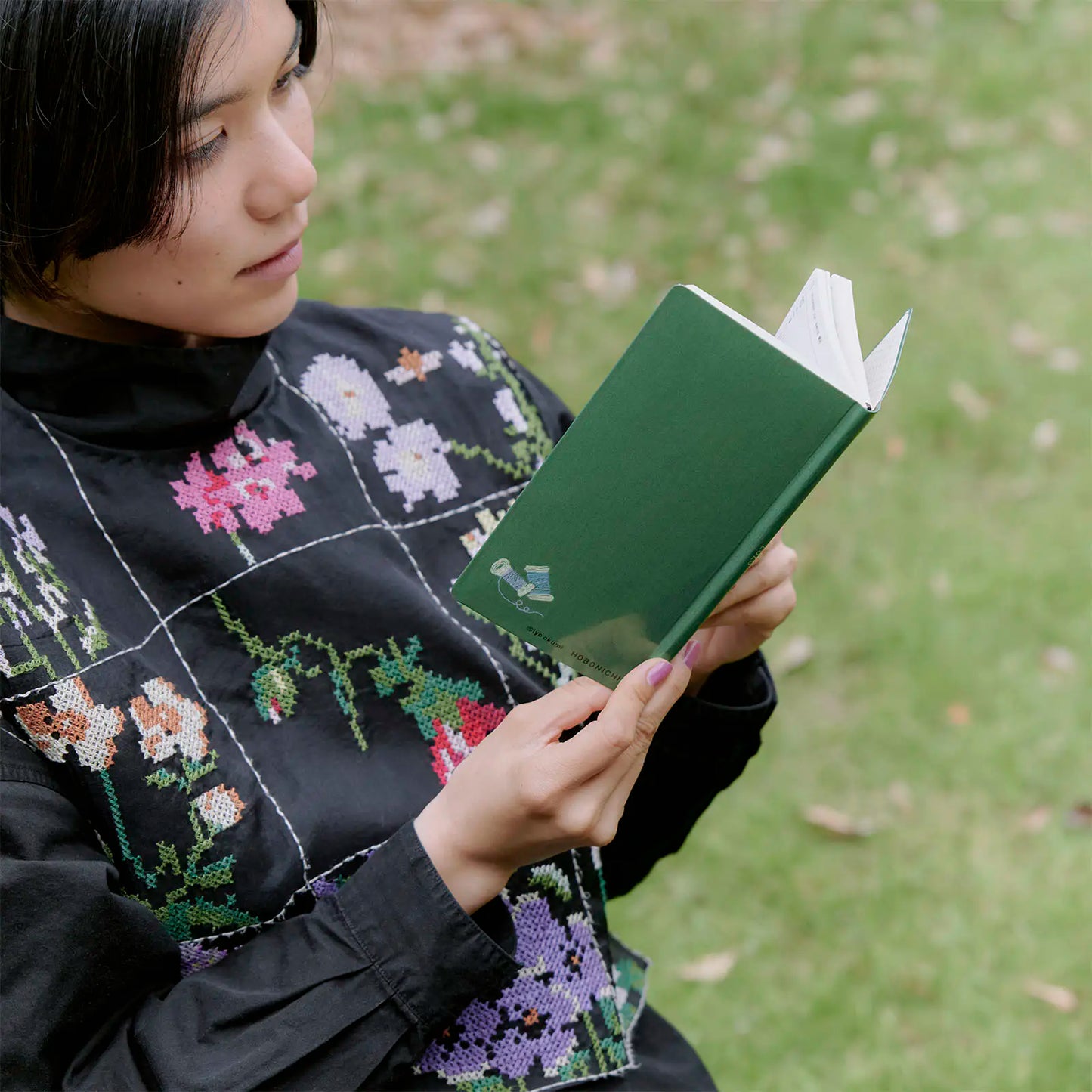 PRE-ORDER Hobonichi Techo 2026 iyo okumi: A Story About Me Weeks Hardcover Book / Weekly Horizontal / Jan start / Mon start - English Edition
