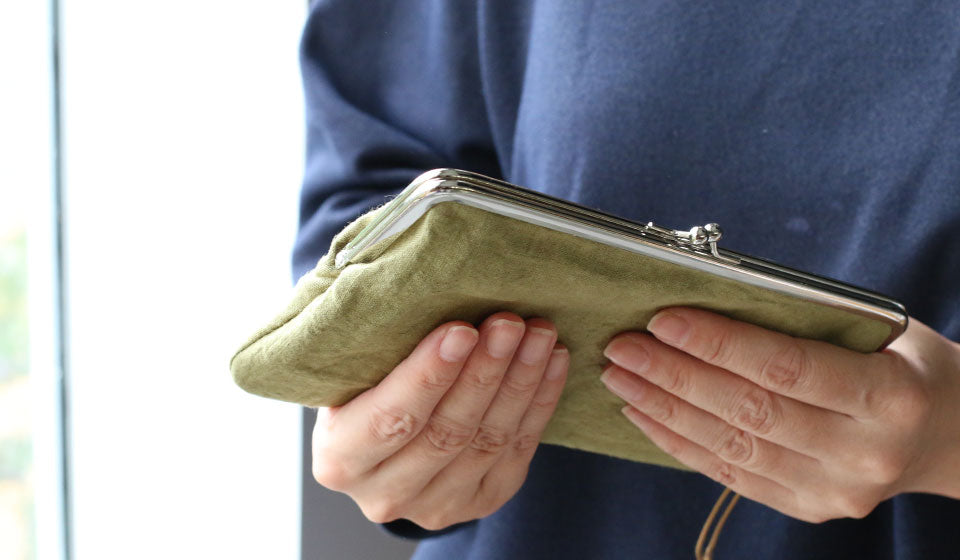 Linen Clasp Pouch - Large Size / Light Green Color - , Cosmetic Pouch, Makeup Pouch, Japanese Gamaguchi Pouch, Travel Toiletry Pouch, Stationery Pouch, Bag organizer, Bag in Bag