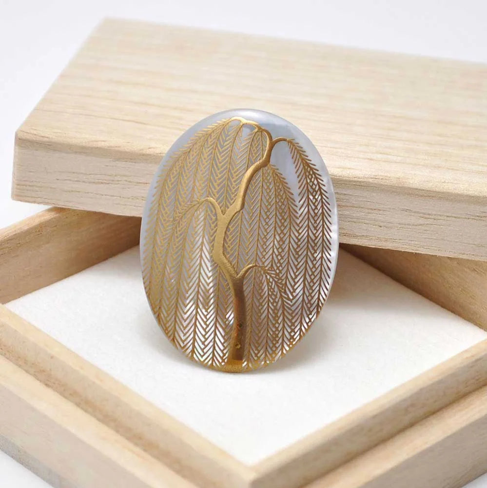 Maki-e Urushi Lacquer Brooch - White South Sea Pearl Shell / Willow Tree -, Traditional Japanese Urushi Lacquer Jewelry