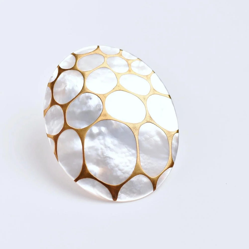 Maki-e Urushi Lacquer Brooch - White South Sea Pearl Shell / Thread Pattern -, Traditional Japanese Urushi Lacquer Jewelry