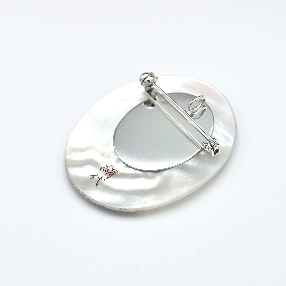 Maki-e Urushi Lacquer Brooch - White South Sea Pearl Shell / Flower -, Traditional Japanese Urushi Lacquer Jewelry