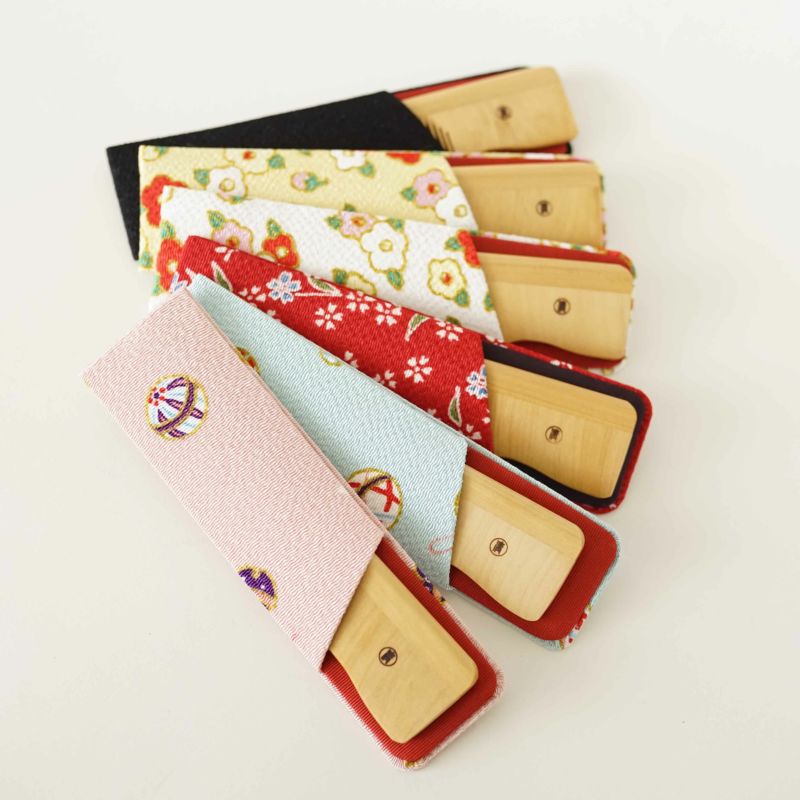 Japanese Akane (Madder) Comb with Chirimen (Crepe Fabric) Case , Handmade in Kyoto, Japan, Japanese traditional hair comb