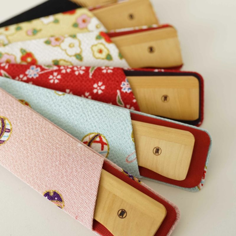 Japanese Akane (Madder) Comb with Chirimen (Crepe Fabric) Case , Handmade in Kyoto, Japan, Japanese traditional hair comb