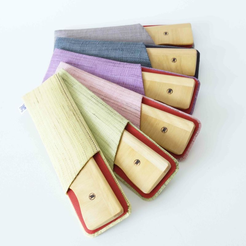 Japanese Akane (Madder) Comb with Hand Woven Linen Case, Handmade in Kyoto, Japan, Japanese traditional hair comb