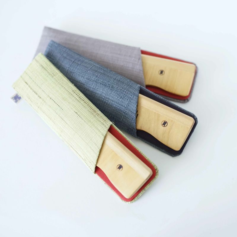 Japanese Akane (Madder) Comb with Hand Woven Linen Case, Handmade in Kyoto, Japan, Japanese traditional hair comb