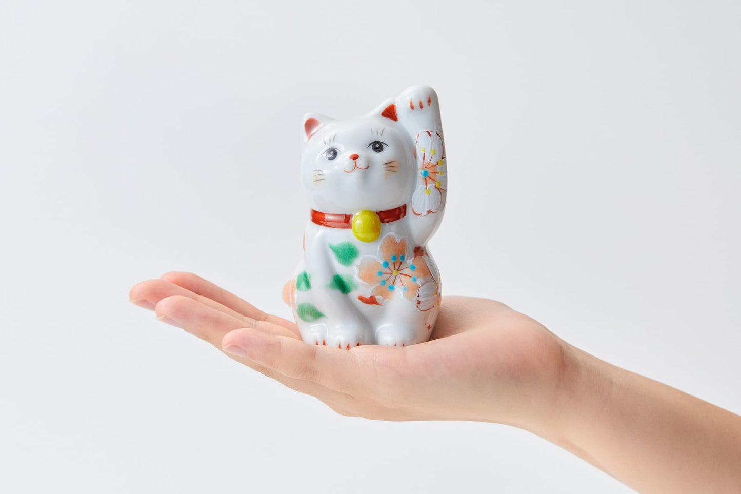 Kutani Yaki(ware) Japanese Maneki-Neko (Beckoning Cat) Figure - Flower / Red -, Japanese lucky cat figure