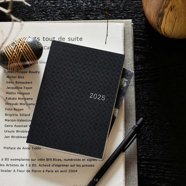 Sale! Hobonichi Techo 2025 Paper Series: Black Gingham HON / A6 Size / Daily / Jan start / Mon start - English Edition