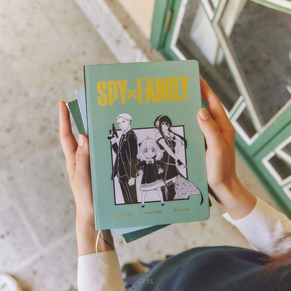 Hobonichi Techo 2025 SPY x FAMILY: Forger Family HON / A5 Size / Daily / Jan start / Mon start - English Edition