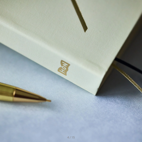 Hobonichi Techo 2025 Slash (Ivory) HON / A6 Size / Daily / Jan start / Mon start - English Edition