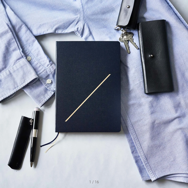 Hobonichi Techo 2025 Slash (Navy) HON / A5 Size / Daily / Jan start / Mon start - English Edition