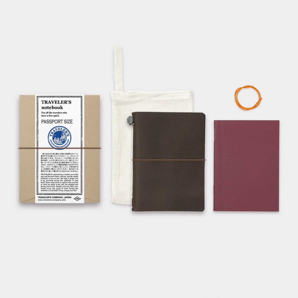 TRAVELER'S COMPANY TRAVELER'S notebook Starter Kit - Passport Size / Brown -