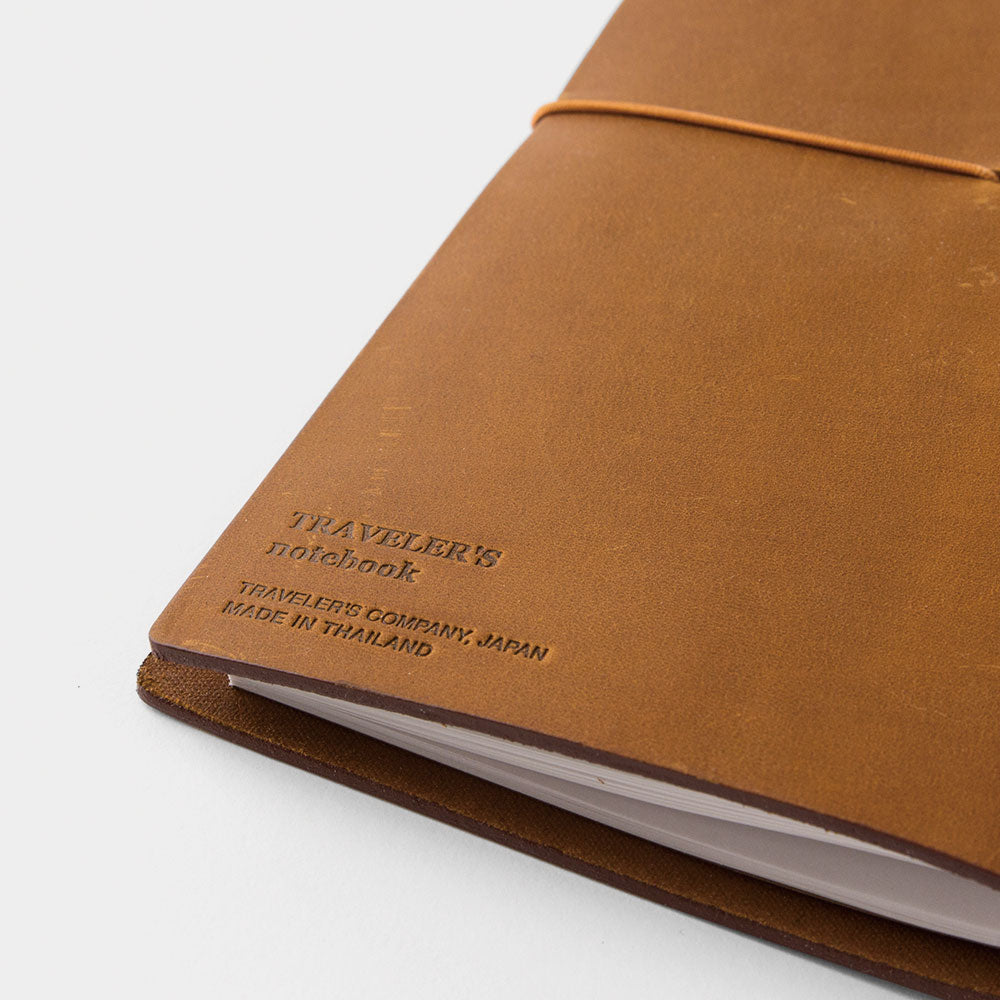 TRAVELER'S COMPANY TRAVELER'S notebook Starter Kit - Regular Size / Camel -