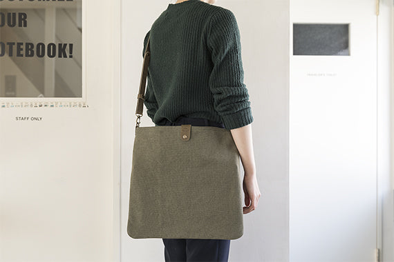 TRAVELER'S COMPANY Traveler's Factory Canvas Shoulder Bag - M Size / Olive -