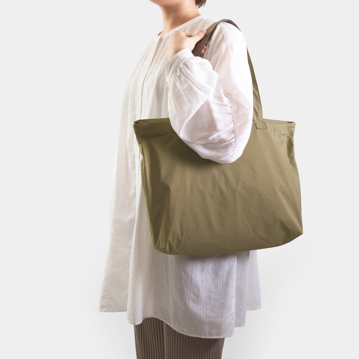 TRAVELER'S COMPANY Traveler's Factory x TO&FRO Rain Bag - Olive -