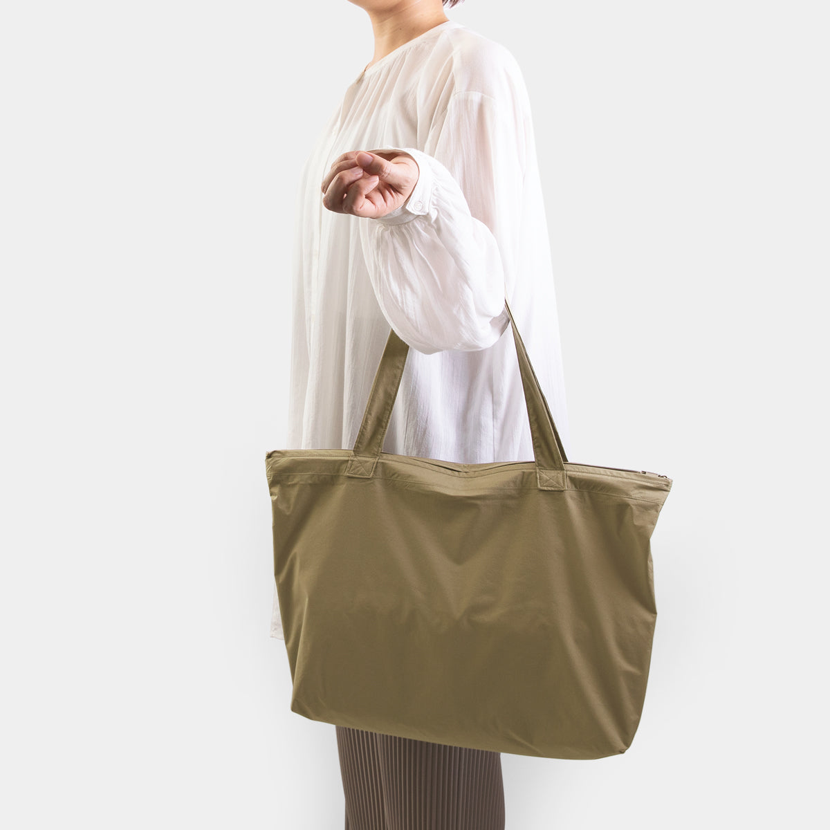 TRAVELER'S COMPANY Traveler's Factory x TO&FRO Rain Bag - Olive -