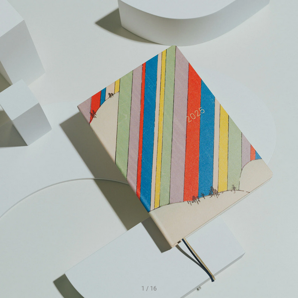 Hobonichi Techo 2025 Unsodo: Bijutsukai (Rainbow) HON / A5 Size / Daily / Jan start / Mon start - English Edition