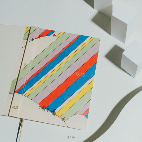 Hobonichi Techo 2025 Unsodo: Bijutsukai (Rainbow) HON / A5 Size / Daily / Jan start / Mon start - English Edition