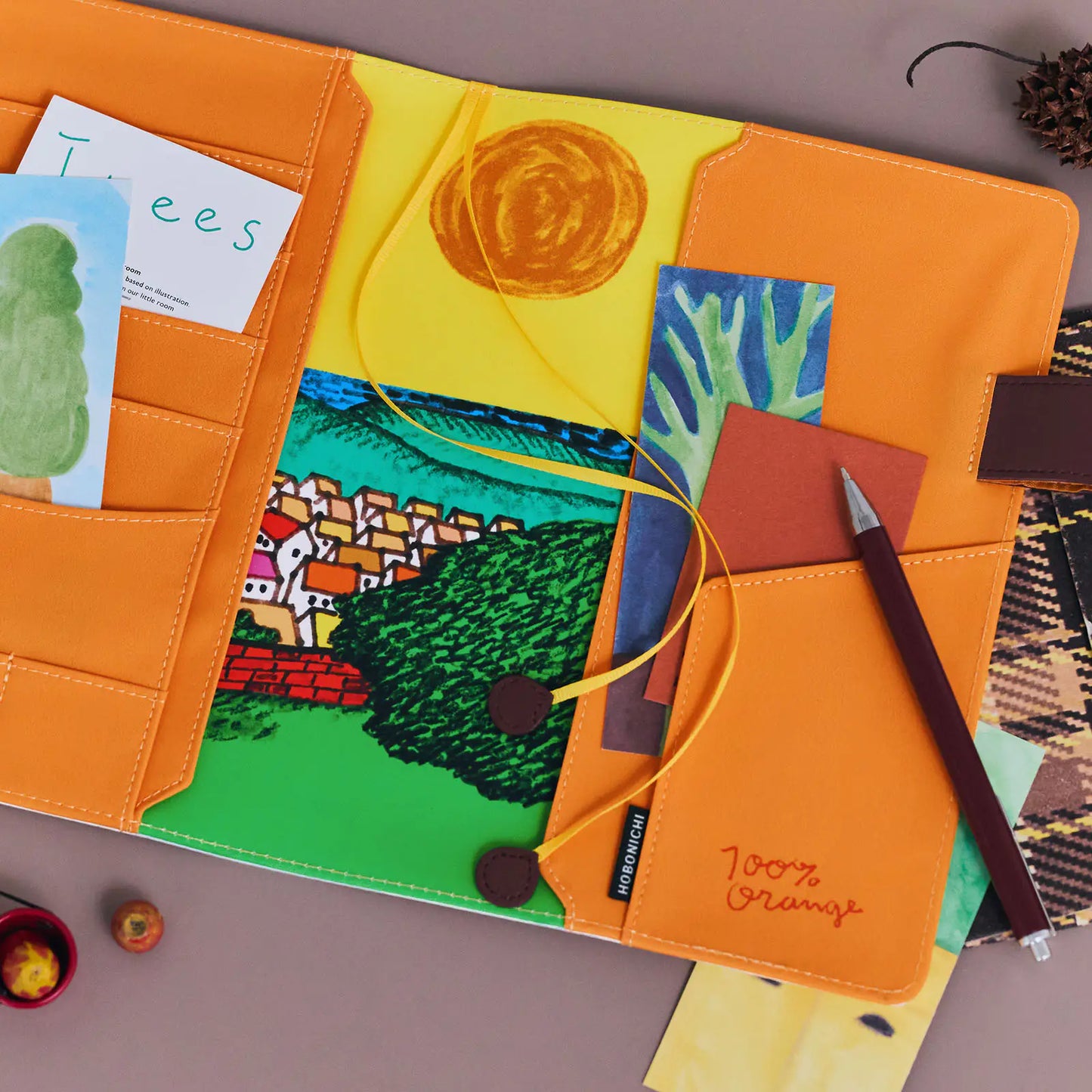 100%ORANGE: Where’s the Squirrel Going [Hobonichi Cousin (A5) Techo Cover] (Cover Only)