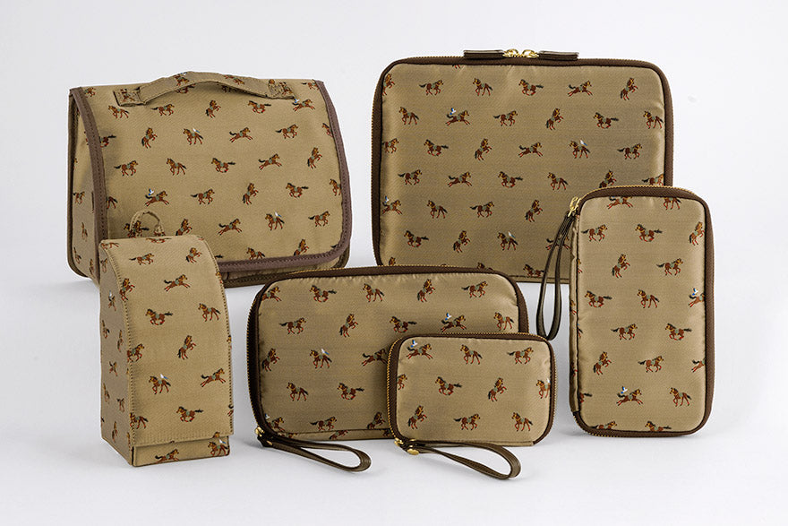 Weeks MEGA, Hobonichi Techo 2026 Bow & Tie: Galloping Horses Weeks Mega Hardcover Book / Weekly Horizontal / Jan start / Mon start - English Edition