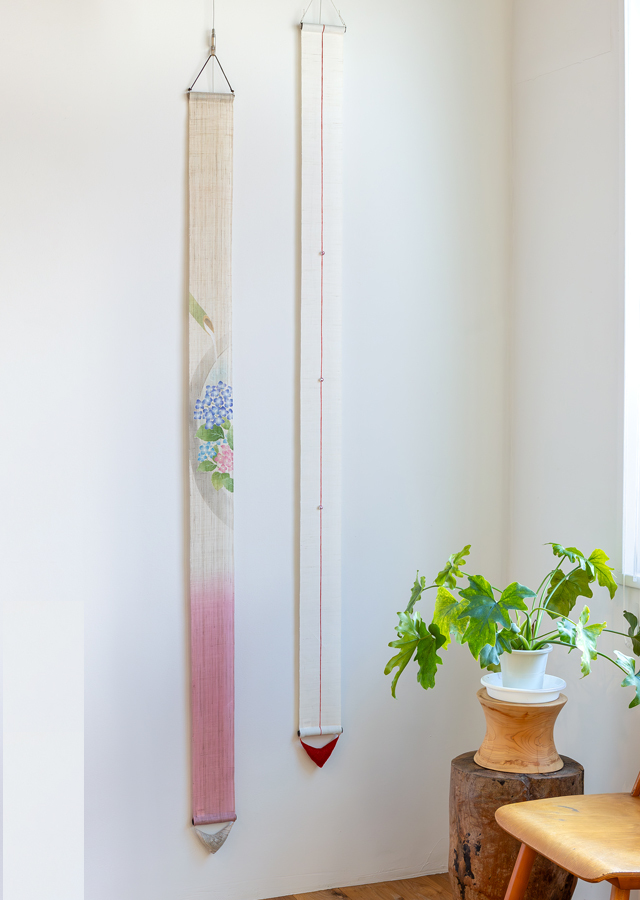 Hand-dyed Linen Japanese Narrow Tapestry - Hydrangea -, Kyoto Noren, Japanese wall hanging scroll