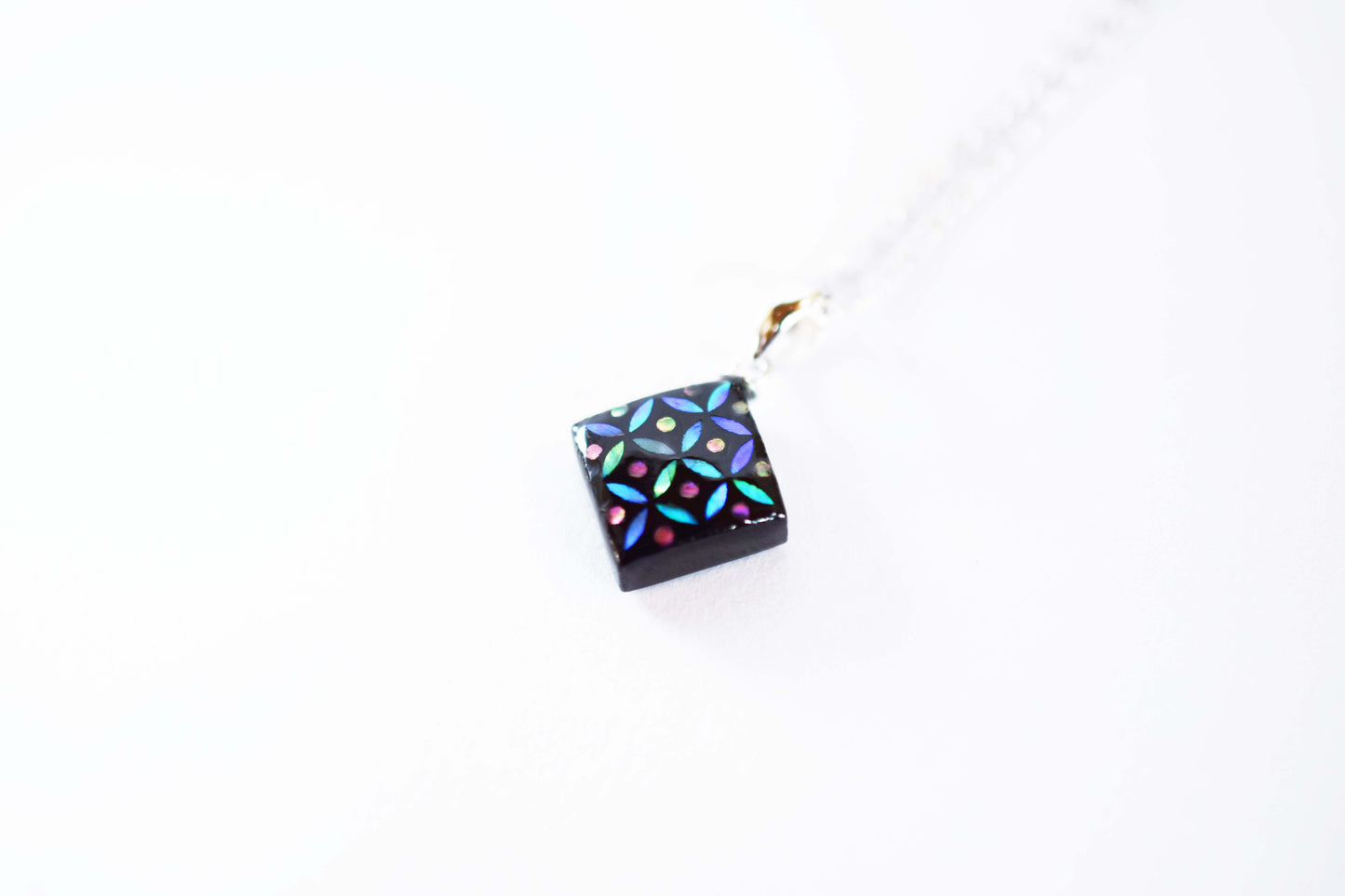 Raden Pendant Necklace - Shippo (Interlocking Circles Pattern) / Green Color / Small Size-, Japanese Lacquer Jewelry, Kyoto Jewelry