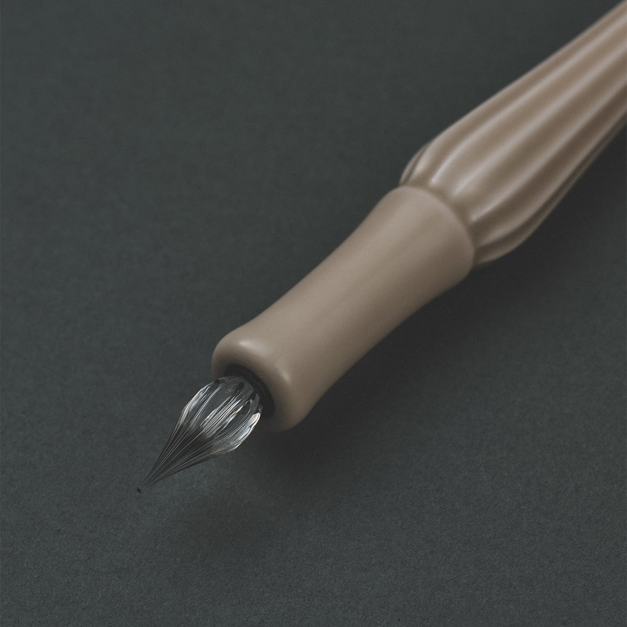 Arita Yaki(ware) Body Glass Dip Pen - Light Gray -, Japanese glass dip pen