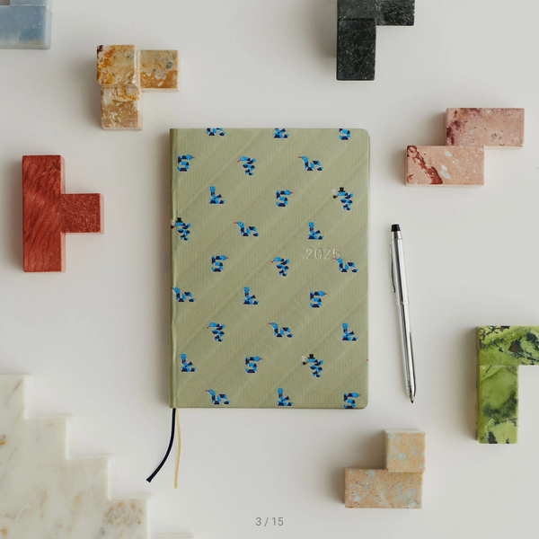 Hobonichi Techo 2025 Bow & Tie: Snake Toy HON / A5 Size / Daily / Jan start / Mon start - English Edition