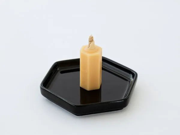 DAIYO Rice Bran Wax Candle ROCKAKU [ Hexagon ] 10 pcs with Candle Plate and Snuffer Set, Japanese Wa-Rousoku (Japanese candle)