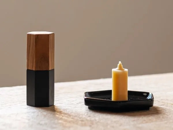 DAIYO Rice Bran Wax Candle ROCKAKU [ Hexagon ] 10 pcs with Candle Plate and Snuffer Set, Japanese Wa-Rousoku (Japanese candle)