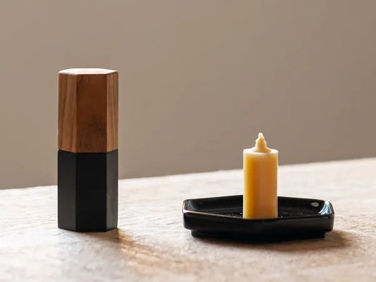 DAIYO Rice Bran Wax Candle ROCKAKU [ Hexagon ] 10 pcs with Candle Plate and Snuffer Set, Japanese Wa-Rousoku (Japanese candle)