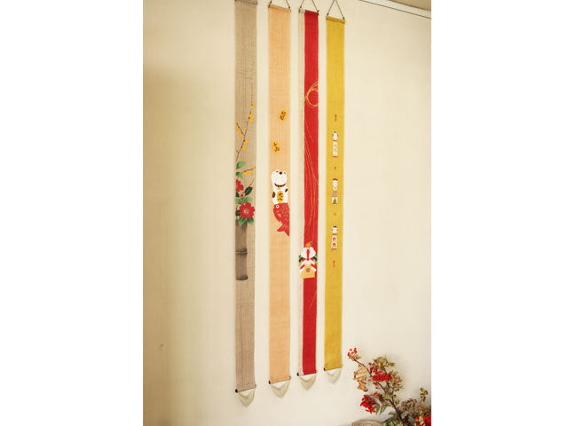 Hand-dyed Linen Japanese Narrow Tapestry - Kagami Mochi(Japanese traditional new year decoration) -, Kyoto Noren, Japanese wall hanging scroll