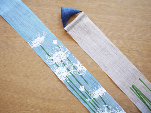 Hand-dyed Linen Japanese Narrow Tapestry - White Spider Lily -, Kyoto Noren, Japanese wall hanging scroll
