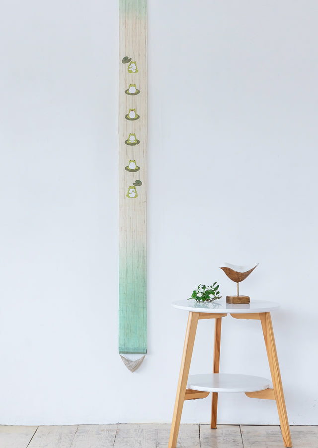Hand-dyed Linen Japanese Narrow Tapestry - Frog -, Kyoto Noren, Japanese wall hanging scroll