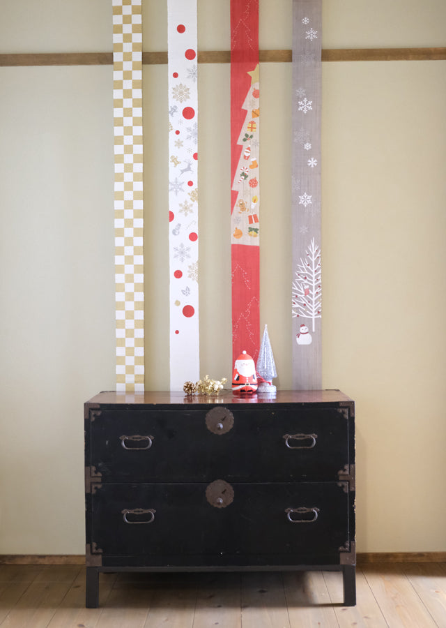 Hand-dyed Linen Japanese Narrow Tapestry - Christmas -, Kyoto Noren, Japanese wall hanging scroll